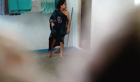 Nga quay phim khiêu sec ba da dâm