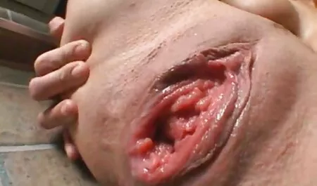 Tia Cyrus hút lớn cock trong phòng tập thể phim sec may ba gia dục và cho nó