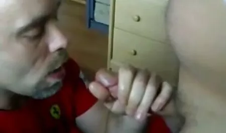 Chân, làm cho phim sec trai tre dit ba gia một chàng trai