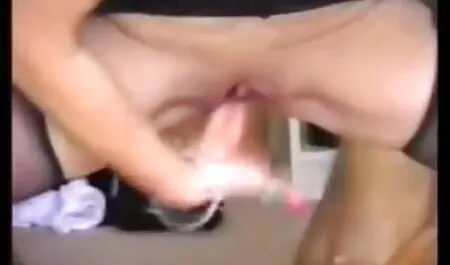 Hai tiên pim sec ba gia thích làm tình trong âm hộ
