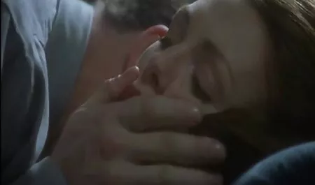 Ba vũ công để đáp ứng sec ba da chính mình trước gương