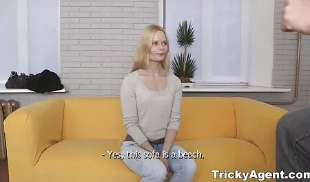 Một sec voi ba gia cô gái, người yêu thương để có nó ở trong đít
