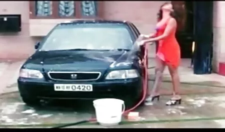 Sang trọng, một khéo léo hành động với sec may bay ba da lưỡi của họ