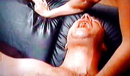 Mẹ tuyệt đẹp sec voi ba gia với lông mi dài bắt cóc bởi hai đồng nghiệp trong công việc