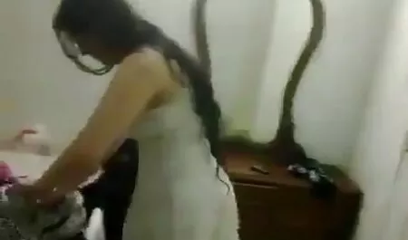 Cô gái với màu xám vớ phin sec ba gia liếm eldak bầu và thay thế sẽ gửi sub